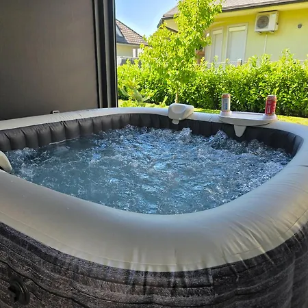 Private House With Jacuzzi And Sauna *