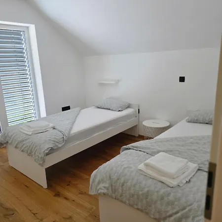 Private House With Jacuzzi And Sauna Vila *