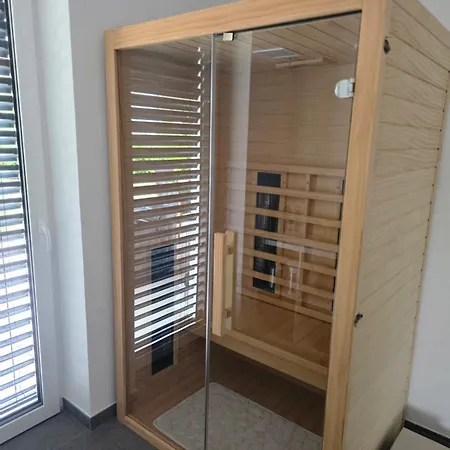 Private House With Jacuzzi And Sauna Vila